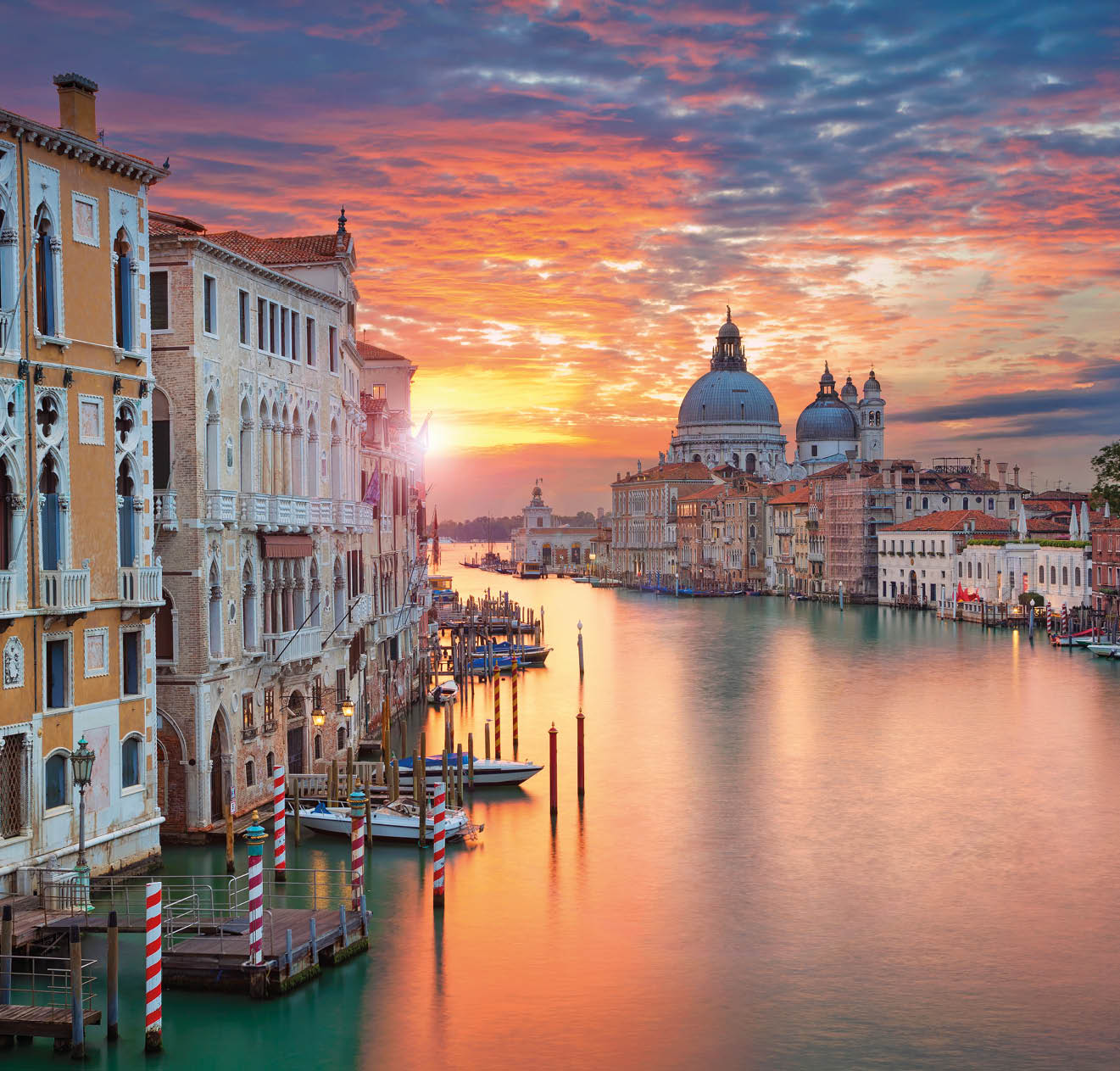 Image of Grand Canal in Venice, with Santa Maria della Salute Basilica in the background.