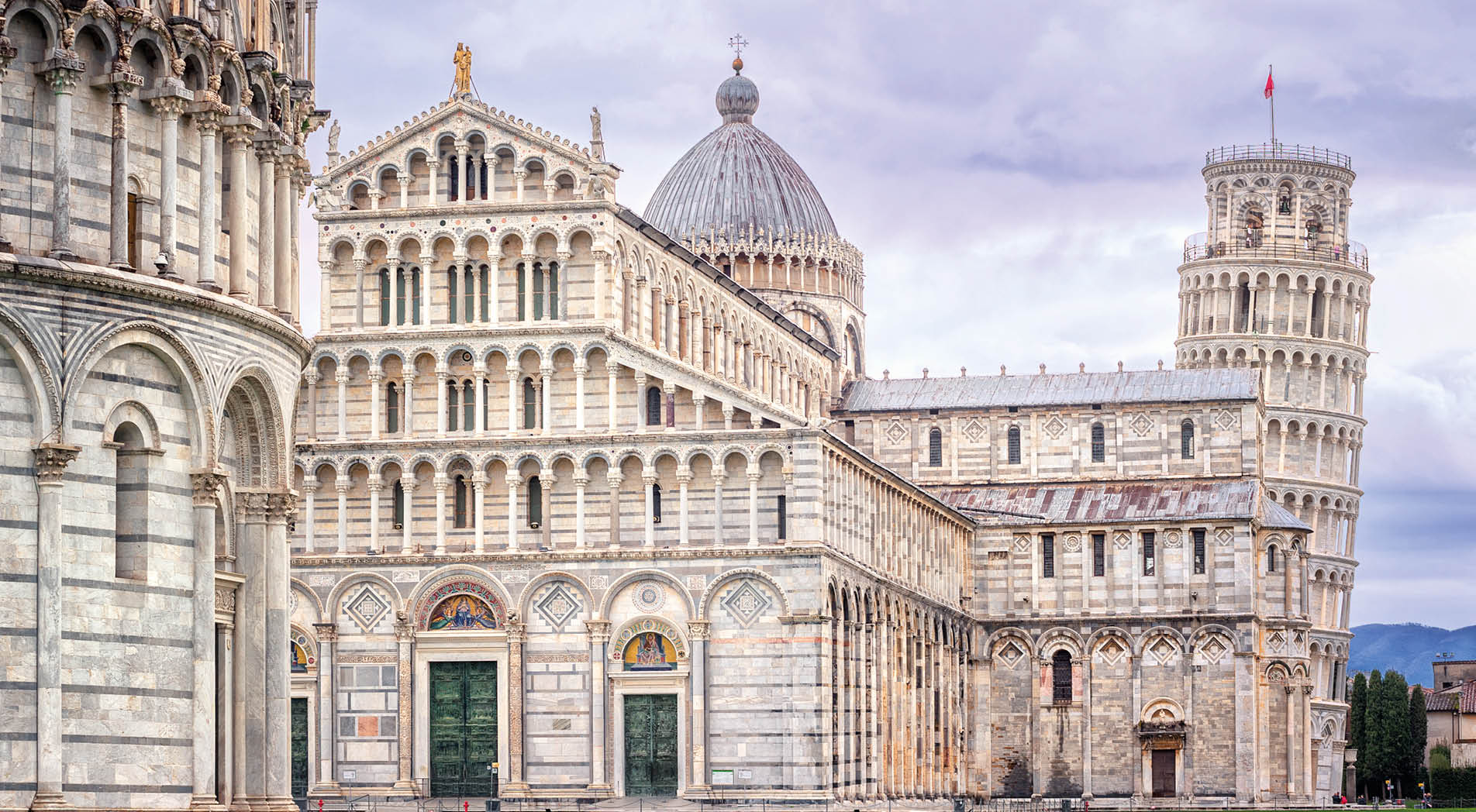 The leaning tower of Pisa on Piazza dei Miracoli, Pisa, Italy