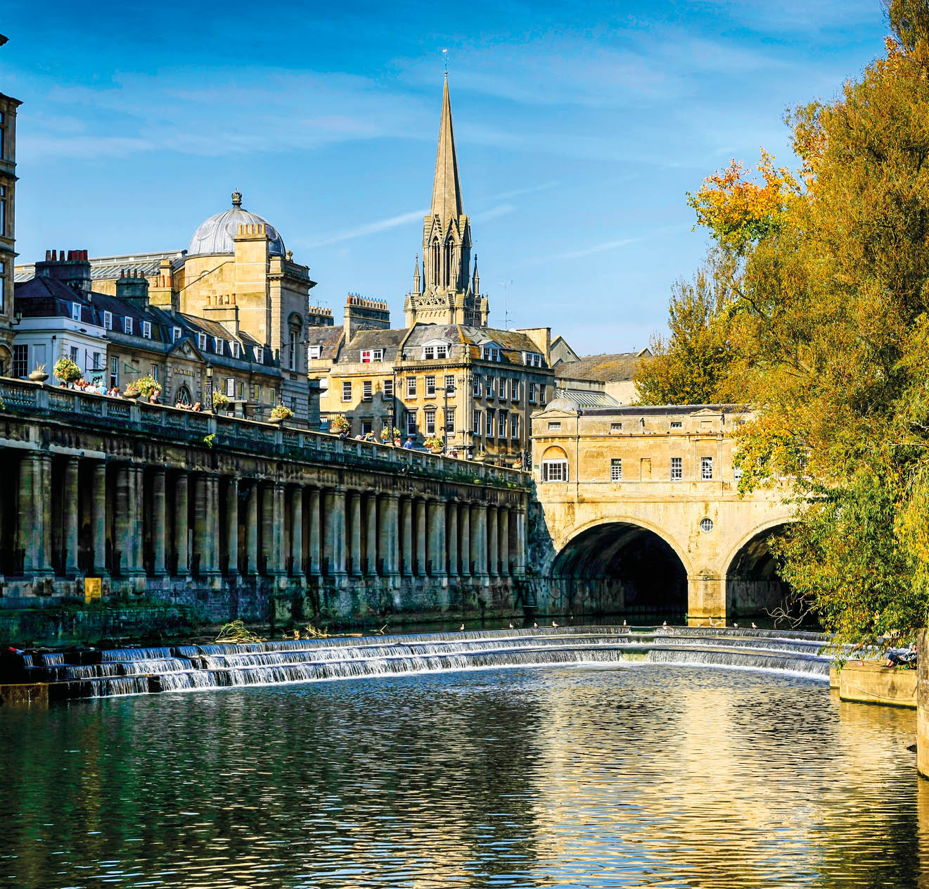River Avon and Pultney Bridge in Bath, UK
